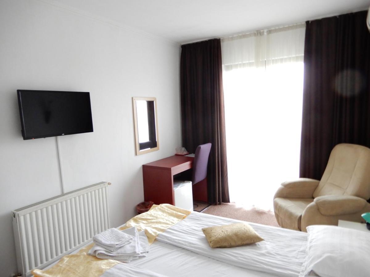 Rhc Royal Hotel Oradea Exterior photo