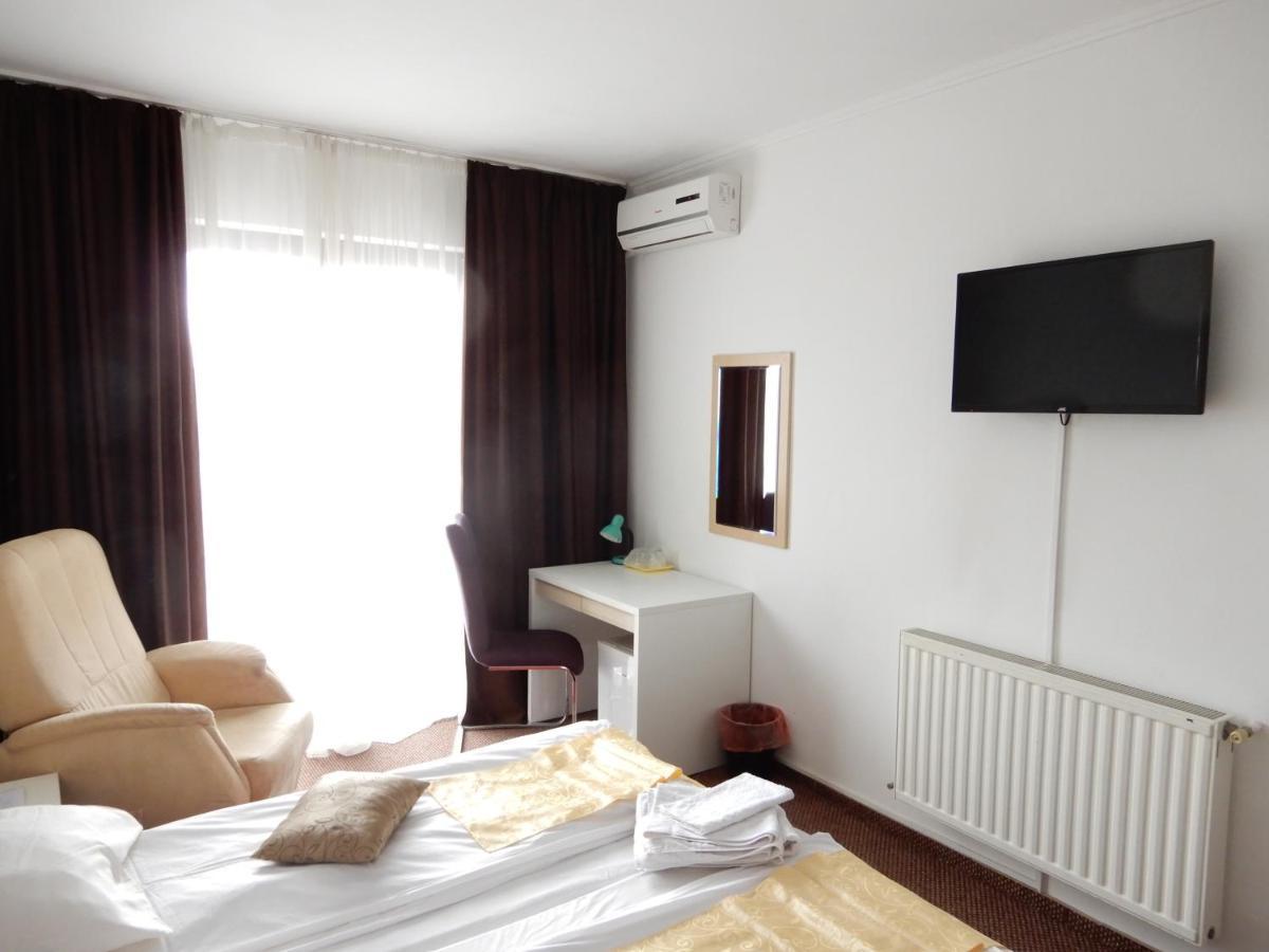 Rhc Royal Hotel Oradea Exterior photo