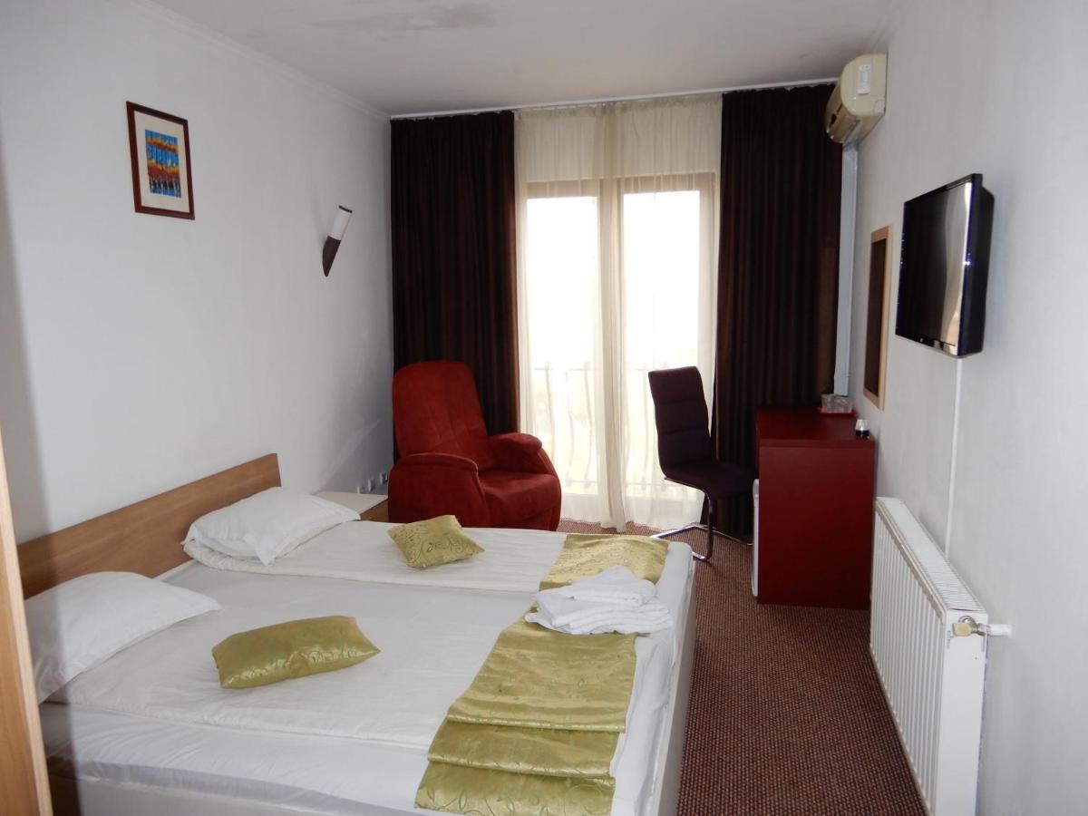 Rhc Royal Hotel Oradea Exterior photo