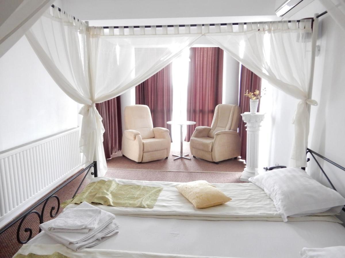 Rhc Royal Hotel Oradea Exterior photo