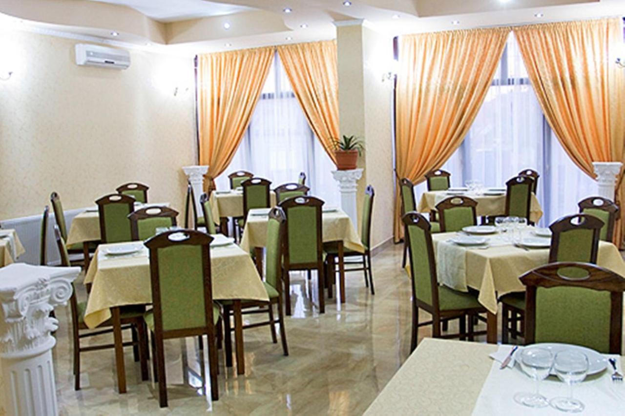 Rhc Royal Hotel Oradea Exterior photo