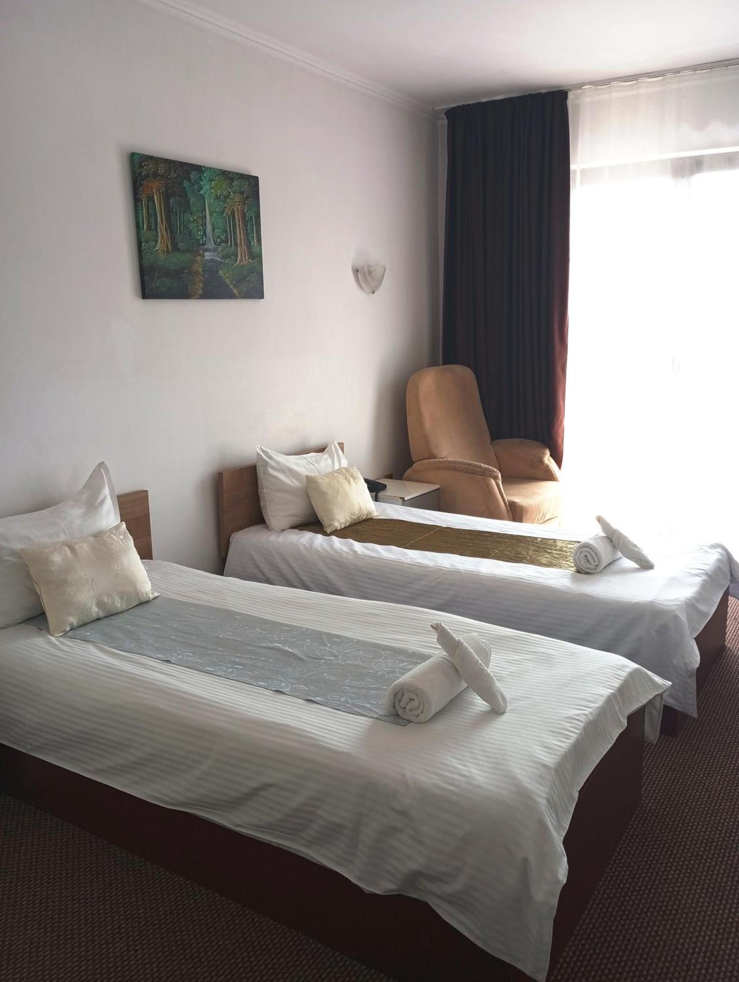 Rhc Royal Hotel Oradea Exterior photo