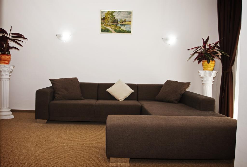 Rhc Royal Hotel Oradea Exterior photo